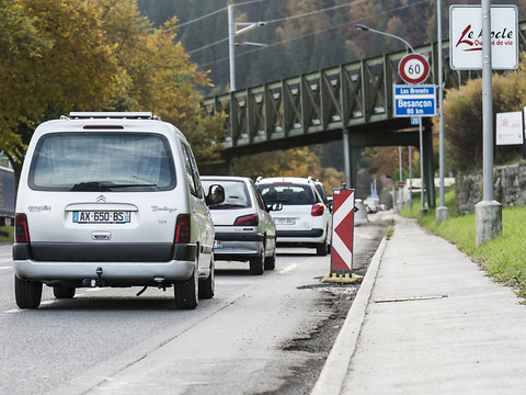 Oui au report de l'harmonisation de l’impôt frontalier neuchâtelois