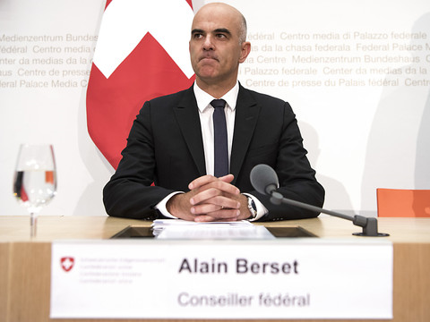Retraites: gouvernement appelé à remettre l'ouvrage sur le métier