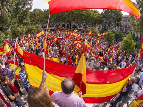 Plus de la moitié des bureaux de vote catalans fermés par la police