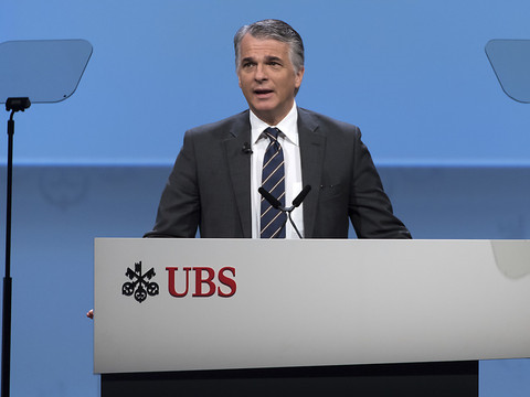 La technologie pourrait baisser les effectifs d'UBS de 30%