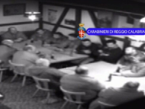 Extradition de neuf présumés membres de la mafia calabraise