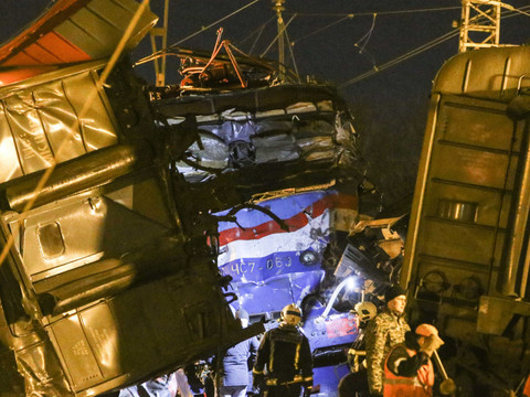 Au moins 19 morts dans une collision entre un train et un bus