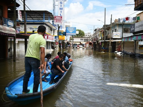 Laissant 27 morts dans son sillage, Nate s'approche de la Louisiane