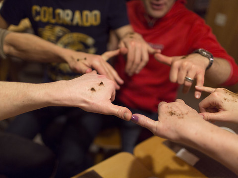 Le tabac à priser et le snus n'empêchent pas de fumer