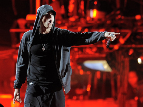 Eminem attaque Trump dans un long rap enragé