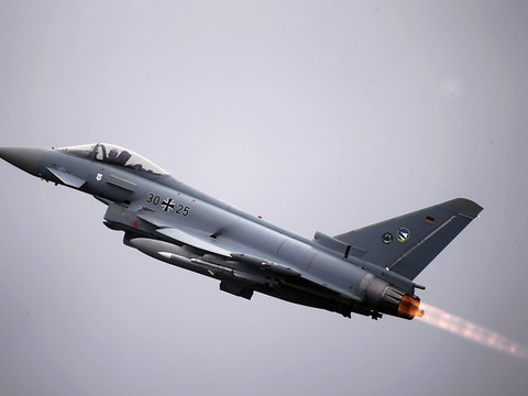 Crash d'un avion militaire en Espagne: le pilote est décédé
