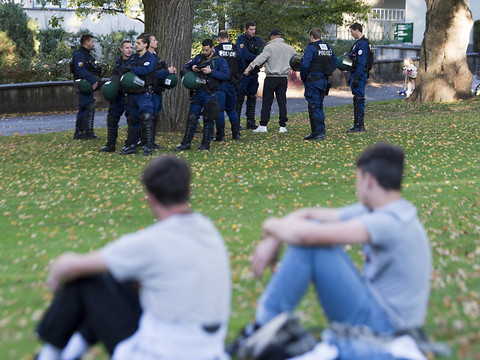 La police a empêché une manifestation antifasciste à Berne
