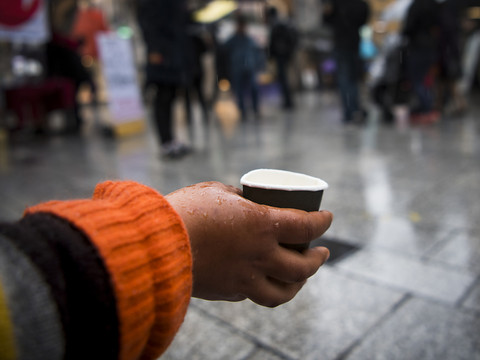Les aides sociales réduisent la pauvreté de plus de moitié