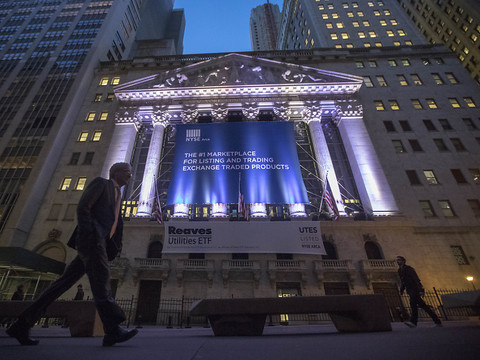 Le Dow Jones clôture au-dessus de 23'000 points, une première