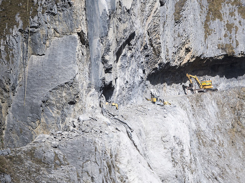 Un engin téléguidé en action pour trouver les ouvriers ensevelis