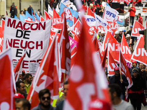 Des milliers de maçons dans la rue pour 150 francs d'augmentation