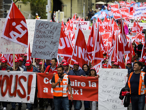 Des milliers de maçons dans la rue pour 150 francs d'augmentation