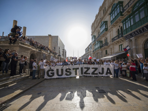 Blogueuse assassinée: les Maltais manifestent leur désir d'unité