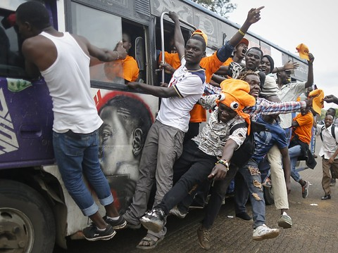 L'opposant Odinga appelle ses partisans à boycotter la présidentielle au Kenya