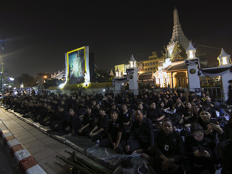 Funérailles royales grandioses orchestrées par la junte en Thaïlande