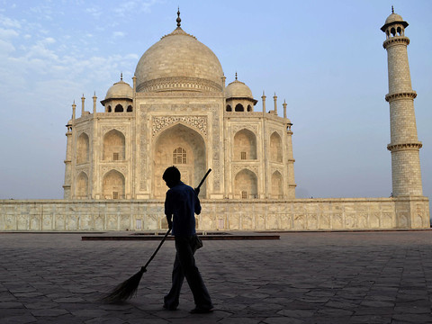 Des touristes suisses violemment agressés avec des pierres en Inde