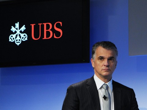 Le siège d'UBS en Suisse n'est pas garanti, réaffirme son patron