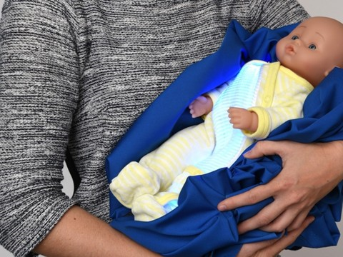 Empa: un pyjama lumineux contre la jaunisse des nouveau-nés