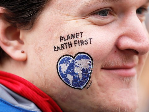 Avant la COP, une manif pour plus d'action contre le réchauffement à Bonn