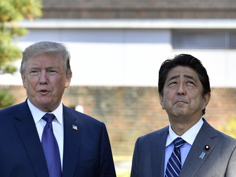 Trump met en garde Pyongyang au 1e jour de sa tournée en Asie