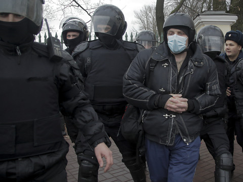 Centaines de manifestants anti-Poutine arrêtés dans toute la Russie