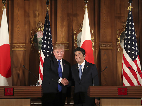 Tokyo soutient la politique US de 
