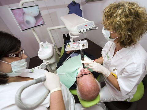 Le Parlement vaudois rejette l'initiative sur les soins dentaires