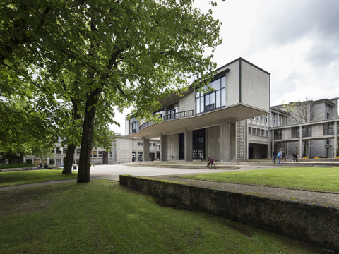 La taxe d'inscription à l'Université de Fribourg augmentera de 33%