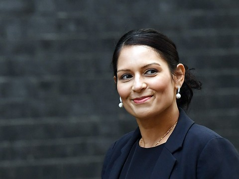 La ministre britannique Priti Patel démissionne