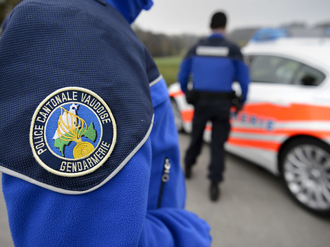 Terrorisme: huit suspects de la cellule franco-suisse inculpés en France