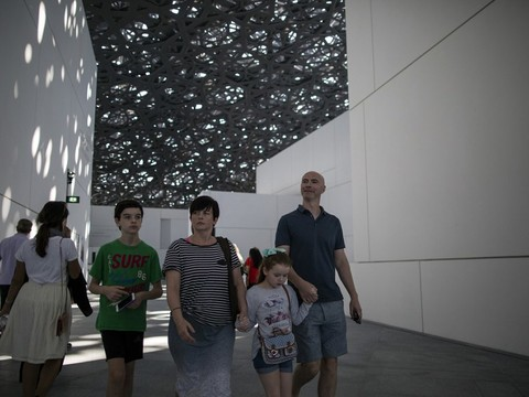 Le Louvre Abu Dhabi ouvre ses portes au public