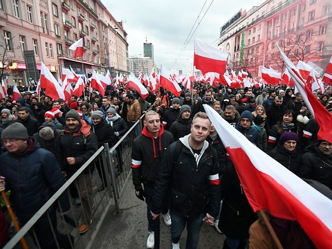 Vague de patriotisme à Varsovie pour fêter l'Indépendance