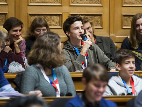 Pas de cadeaux aux laboratoires pharmaceutiques, disent les jeunes