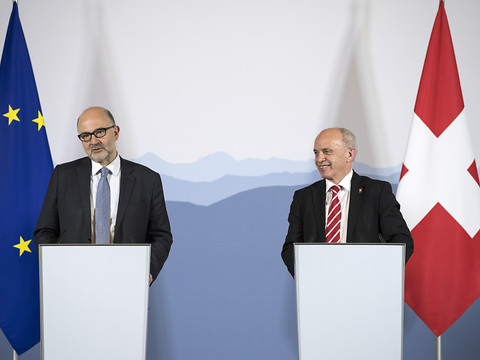 La voie bilatérale Suisse-UE perd du terrain, dit un sondage