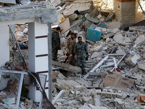 Iran: Rohani promet une reconstruction rapide après le séisme