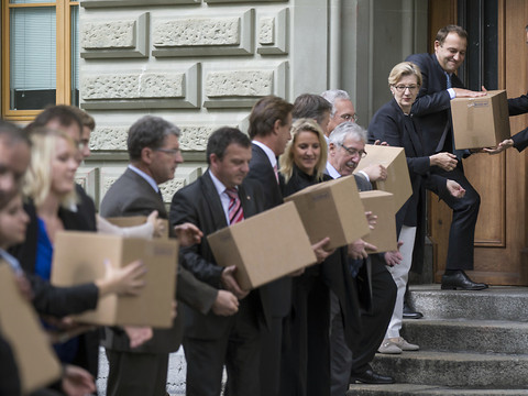 Le Conseil fédéral jette l'éponge sur le secret bancaire en Suisse