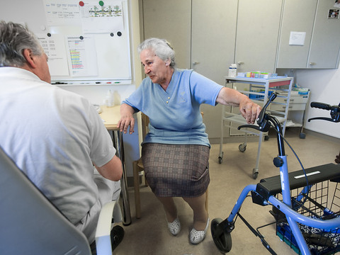 Santé: les seniors se renseignent aussi en ligne