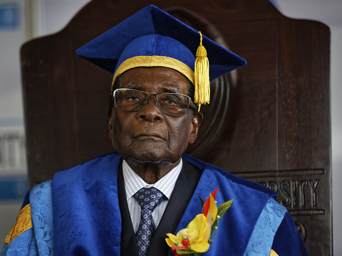 Le bras de fer entre l'armée et Robert Mugabe se poursuit