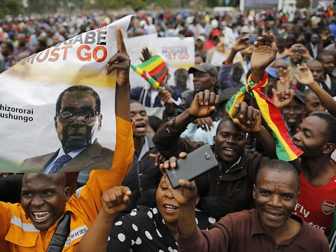 Les Zimbabwéens dans la rue pour demander le départ de Mugabe