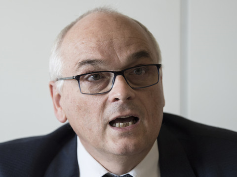Le ministre Pierre Alain Schnegg défend les mesures d'économies