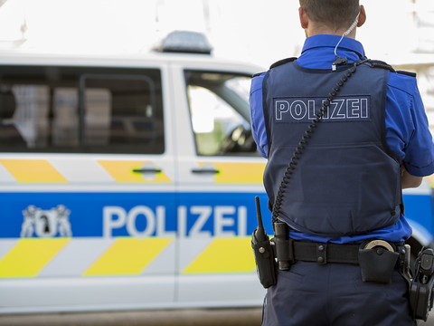 Bâle: homme grièvement blessé par balles au centre-ville