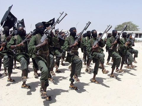 Un raid américain fait une centaine de tués dans un camp des shebab