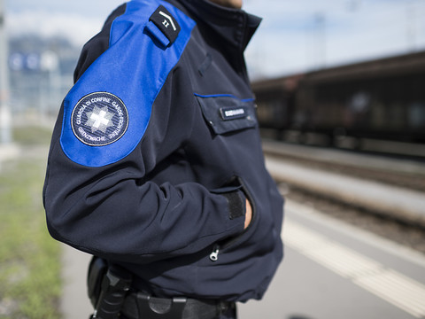 Un garde-frontière comparaît pour un renvoi qui a mal tourné