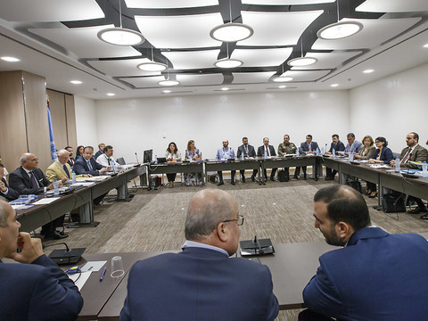 L'opposition syrienne forme un comité unifié pour négocier avec Damas