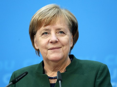 Angela Merkel veut négocier avec les sociaux-démocrates