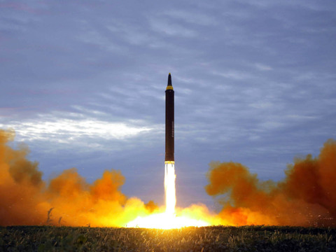 Pyongyang tire un missile qui s'abîme en mer du Japon