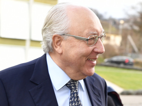 Importation illégale d'art: le milliardaire exige son acquittement