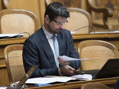 Yannick Buttet s'excuse mais nie être un harceleur