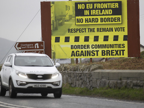 Compromis irlando-britannique sur la frontière après le Brexit, selon la presse