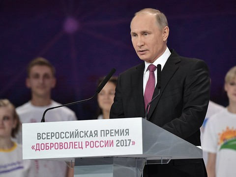 Vladimir Poutine annonce être candidat à la présidentielle de 2018